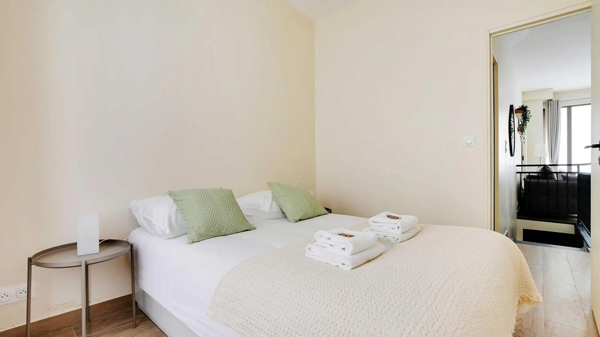 Charming Apartment - 2Br-6P - Sainte-Marguerite Paris France